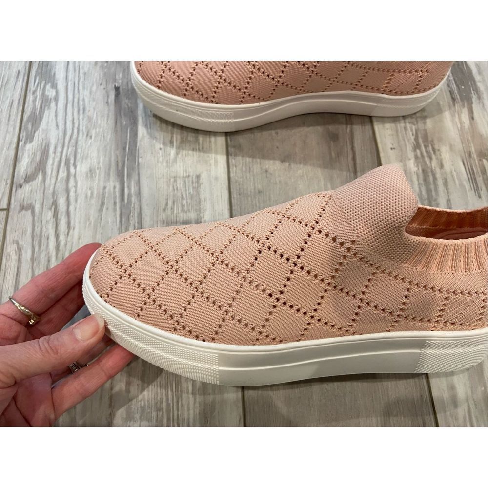 Soda slip on casual shoe/tennis shoe size 7 - Picture 4 of 10